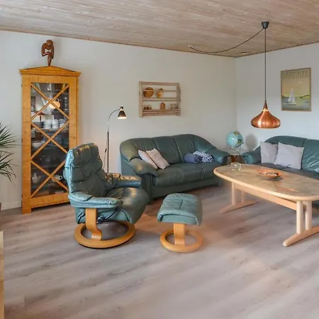 Ferienhaus 3 Bedroom Cozy In *