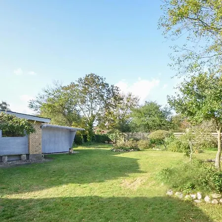 Ferienhaus 3 Bedroom Cozy In *