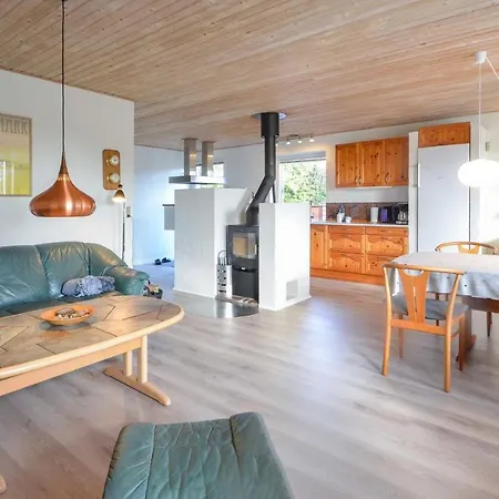 3 Bedroom Cozy In Ferienhaus *